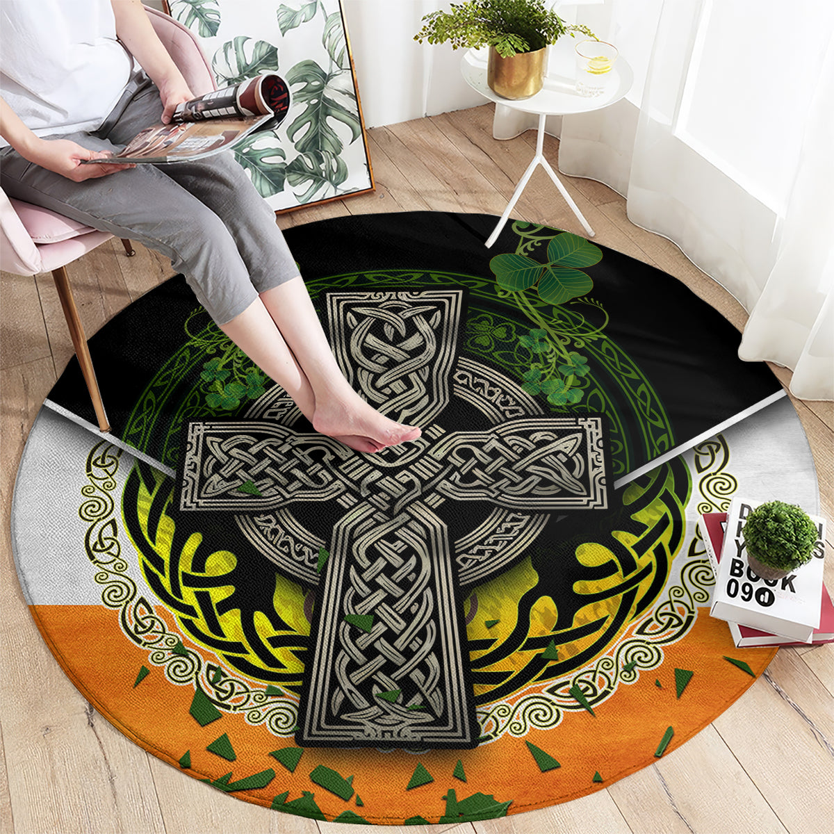 Irish Cross Mix With Shamrock Floral And Flag Round Carpet