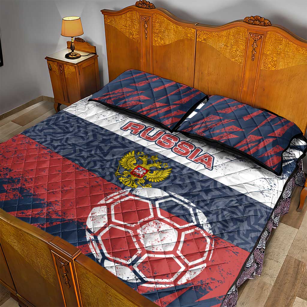 Russia Athletics Quilt Bed Set with Soccer Ball, National Emblem, and Grunge Flag Design