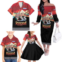 Russia Flag Red and Black Pullover Family Matching Off The Shoulder Long Sleeve Dress and Hawaiian Shirt with Moscow Skyline Bear and Horse Design