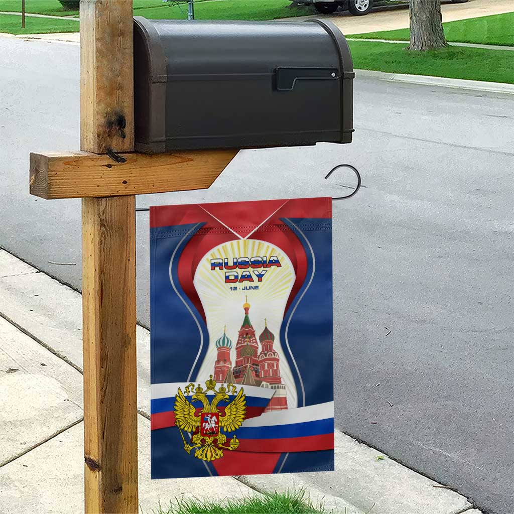 Russia Day Garden Flag with Kremlin Illustration, National Emblem, and Flag Stripes