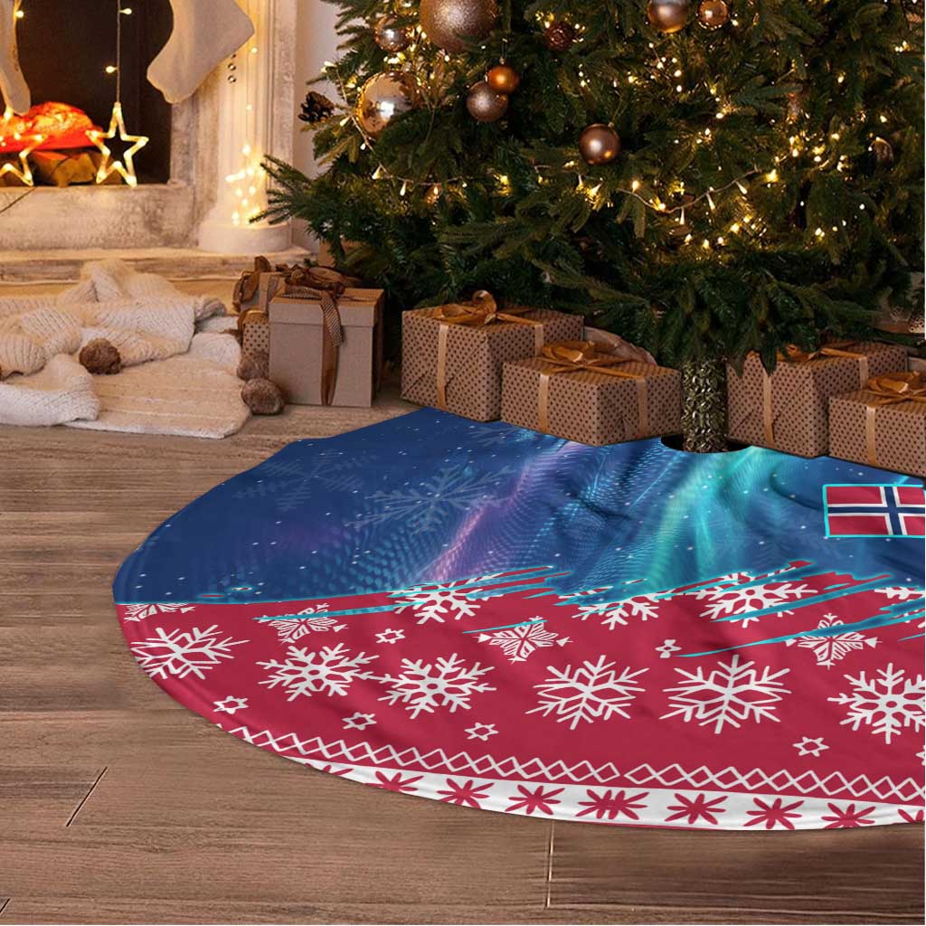 Norway Christmas Tree Skirt with Northern Lights Snowflake Pattern and Nordic Forest - Wonder Print Shop