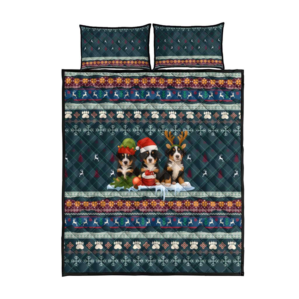 Bernese Mountain Dogs in Holiday Costumes Quilt Bed Set with Green Snowflake Pattern Design - Wonder Print Shop