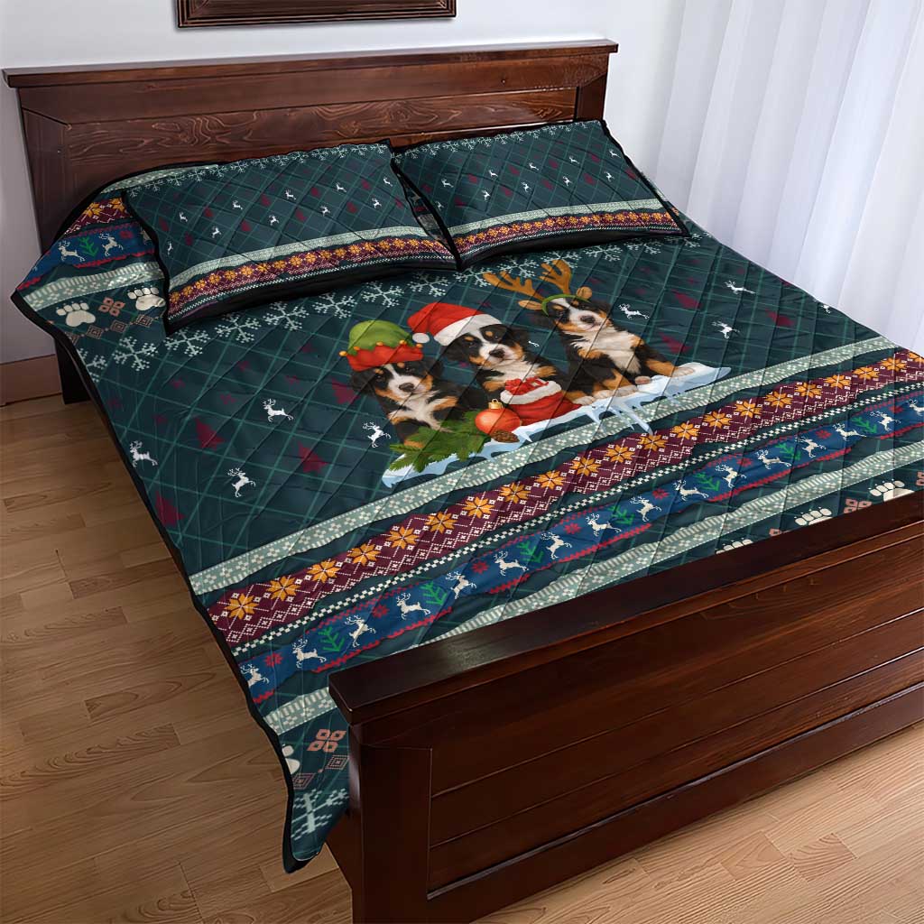 Bernese Mountain Dogs in Holiday Costumes Quilt Bed Set with Green Snowflake Pattern Design - Wonder Print Shop