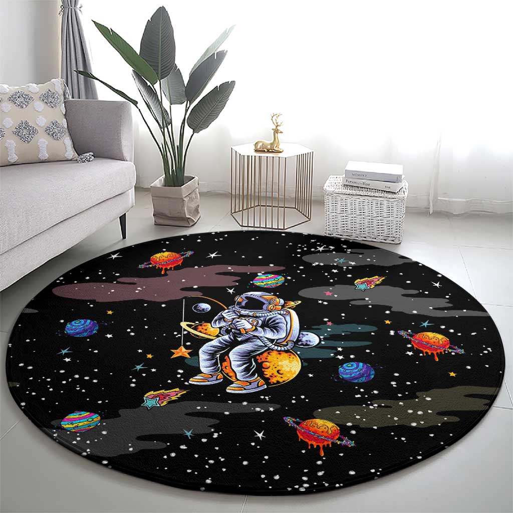 Funny Astronaut Fishing In Space Christmas Round Carpet Xmas Holiday Patterns - Wonder Print Shop