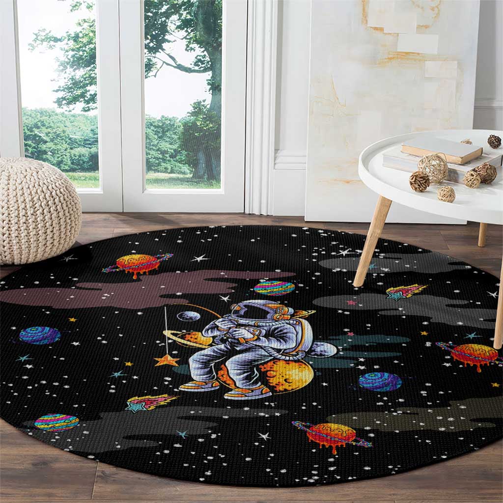 Funny Astronaut Fishing In Space Christmas Round Carpet Xmas Holiday Patterns - Wonder Print Shop