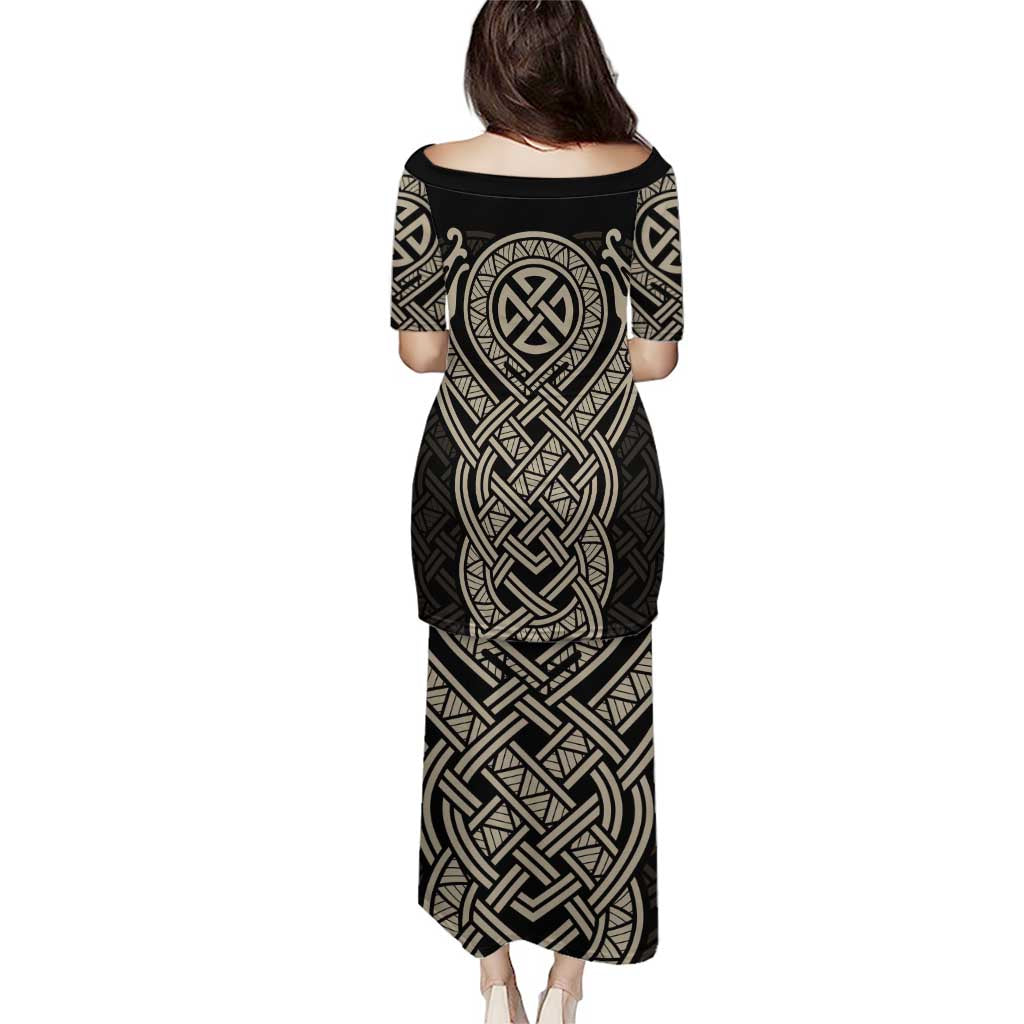 Celtic Trinity Knot Raven Emblem Puletasi Intricate Norse Tribal Knotwork Illustration