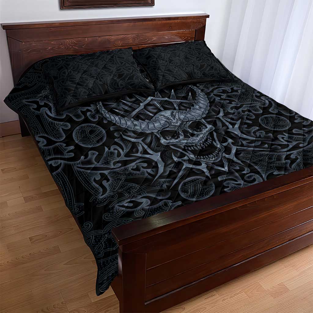 Viking Horned Skull and Raven Emblem Quilt Bed Set Dark Nordic Tribal Grunge Illustration