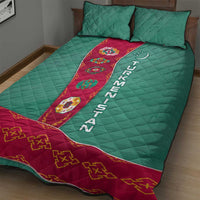 Turkmenistan National Symbols Quilt Bed Set with Crescent Moon, Stars, and Traditional Carpet Pattern Design