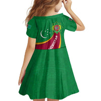 Turkmenistan Green Family Matching Tank Maxi Dress and Hawaiian Shirt with Crescent Moon and State Emblem Design