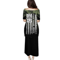 Camouflage Bowling Puletasi with Grunge American Flag and Pin Emblem in Military Green - Wonder Print Shop