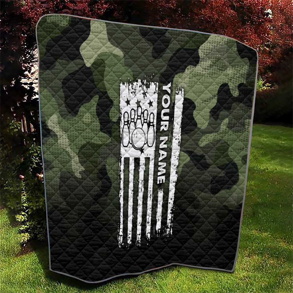 Camouflage Bowling Quilt with Grunge American Flag and Pin Emblem in Military Green - Wonder Print Shop
