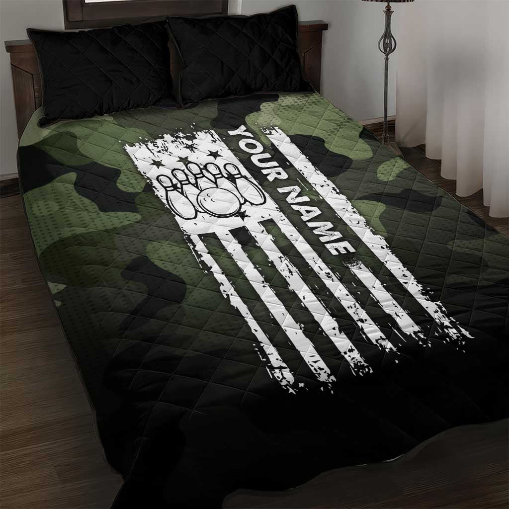 Camouflage Bowling Quilt Bed Set with Grunge American Flag and Pin Emblem in Military Green - Wonder Print Shop