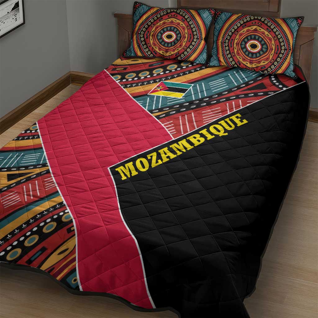 Mozambique Quilt Bed Set with Red Black Geometric Design and Tribal Pattern - Wonder Print Shop