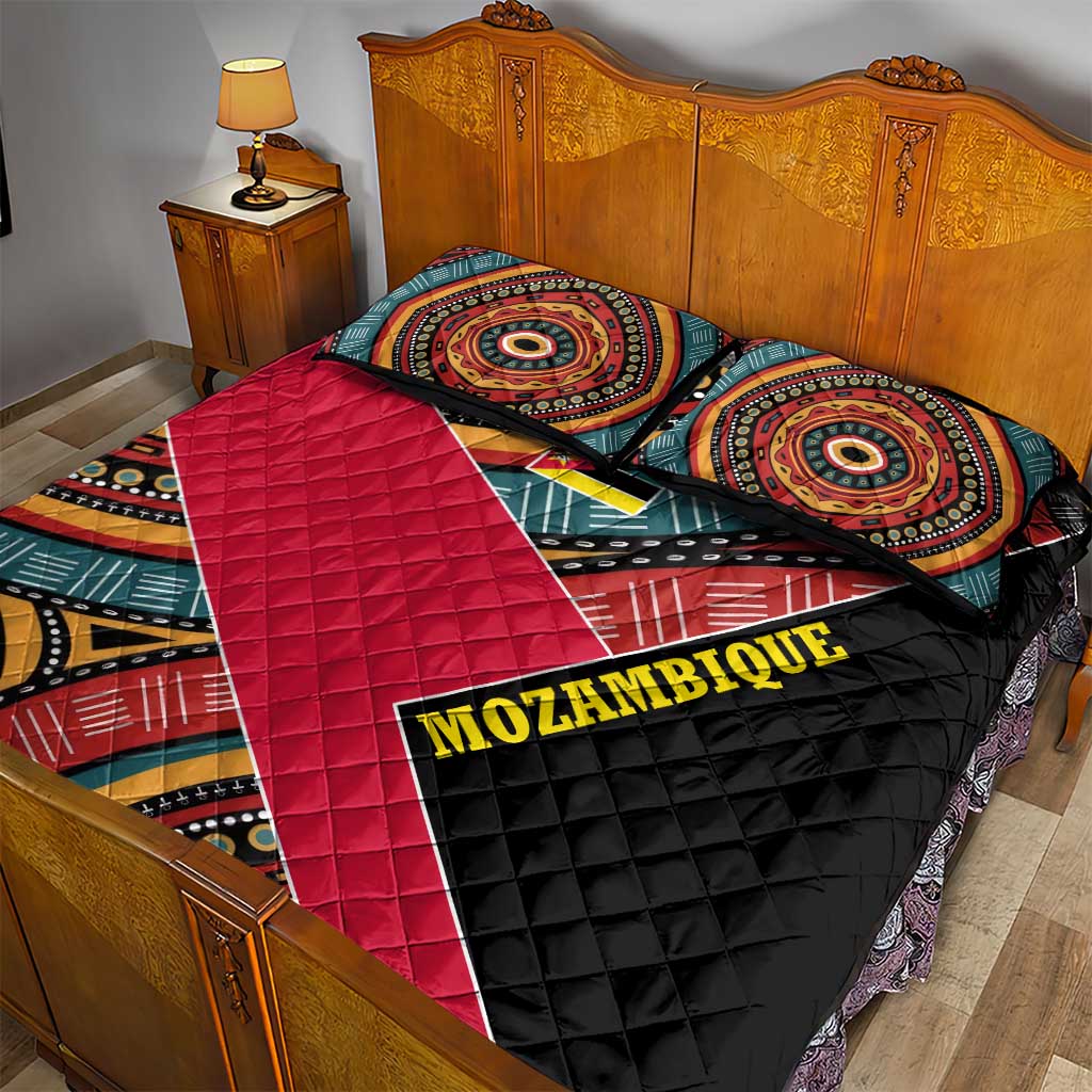 Mozambique Quilt Bed Set with Red Black Geometric Design and Tribal Pattern - Wonder Print Shop