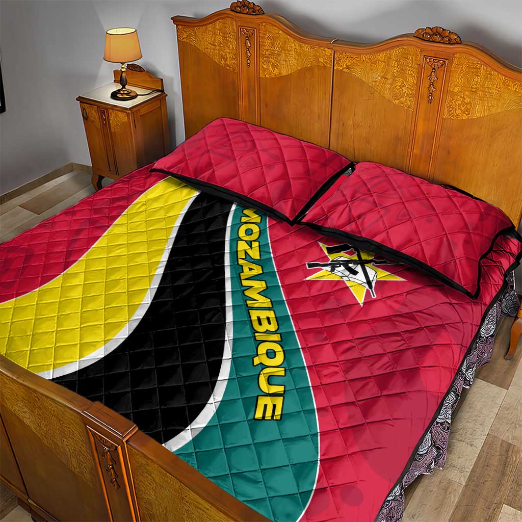 Mozambique Quilt Bed Set with Red Yellow Green Wave Design and National Emblem - Wonder Print Shop