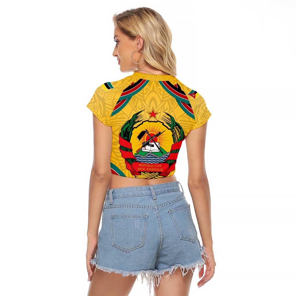 Mozambique Raglan Cropped T Shirt with Yellow Red Green Swirl Design and Independence Day - Wonder Print Shop