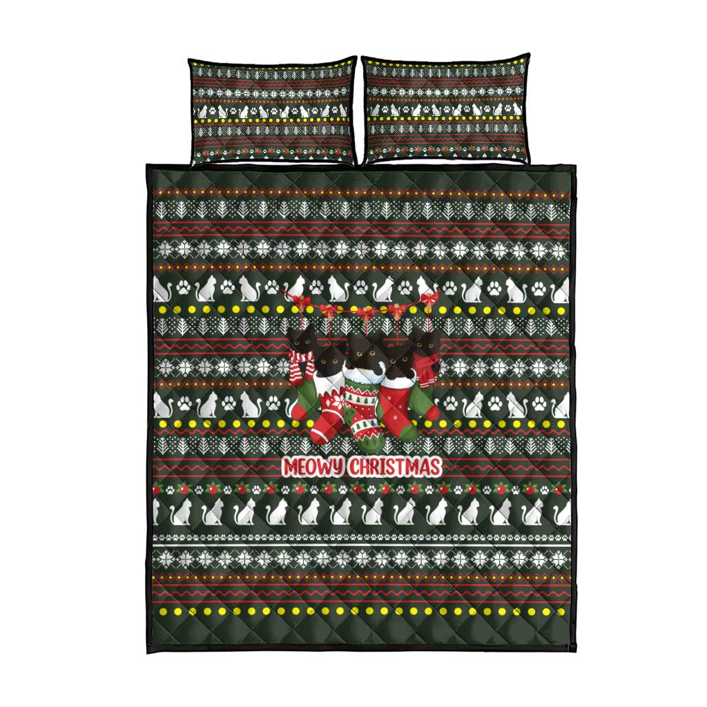 Black Cats in Stockings Quilt Bed Set with Meowy Christmas Quote on Festive Pattern Design - Wonder Print Shop