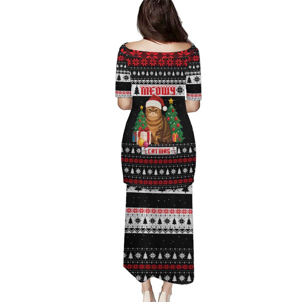 Meowy Catmas Puletasi with Tabby Cat Santa Hat and Christmas Tree Gift Pattern Design - Wonder Print Shop