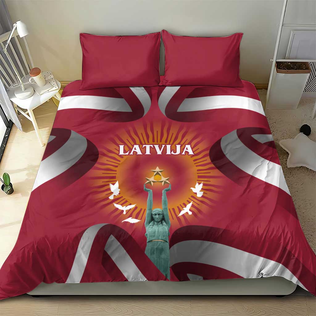 Latvia Bedding Set with Freedom Monument and Doves Graphic – 18 November 1918 Design