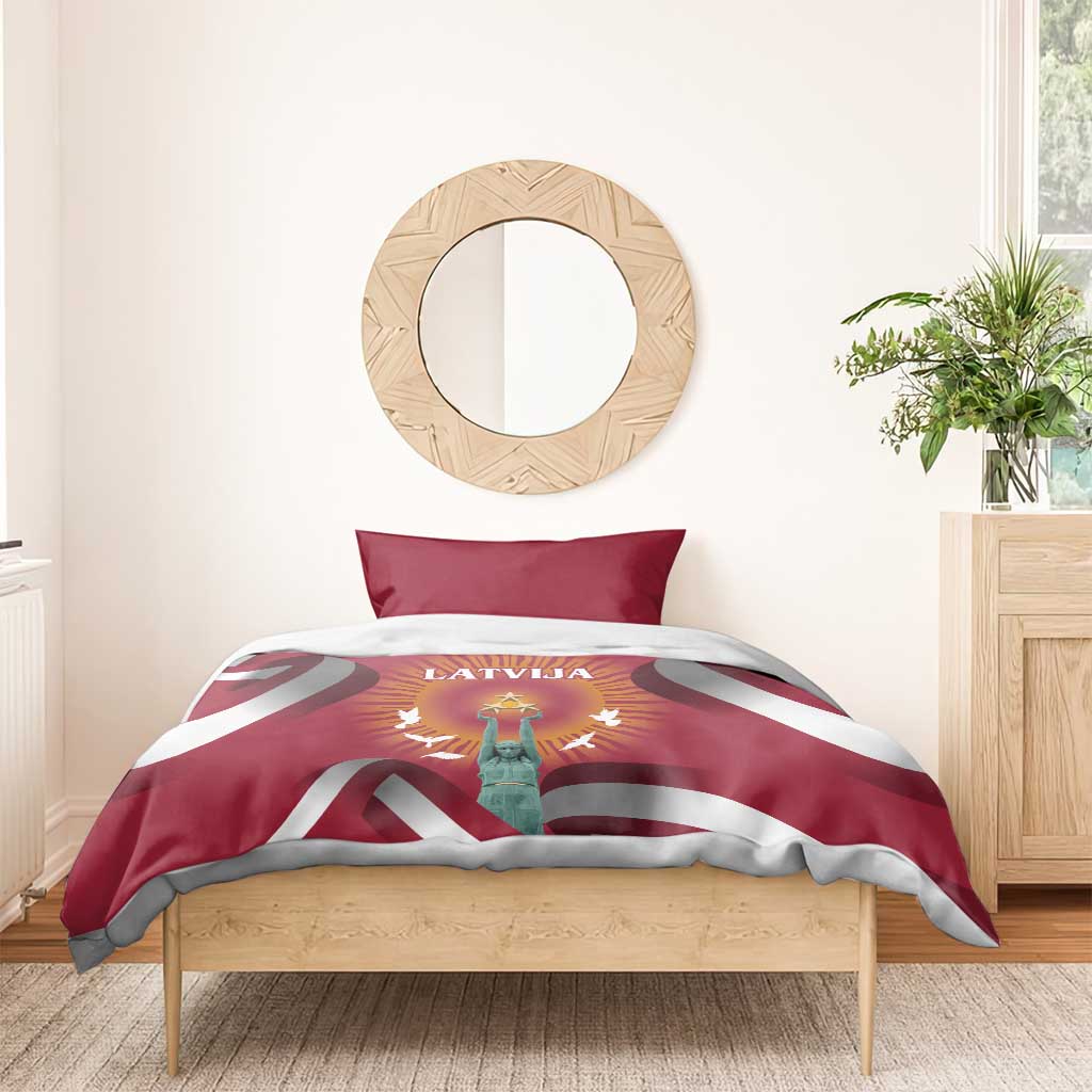 Latvia Bedding Set with Freedom Monument and Doves Graphic – 18 November 1918 Design