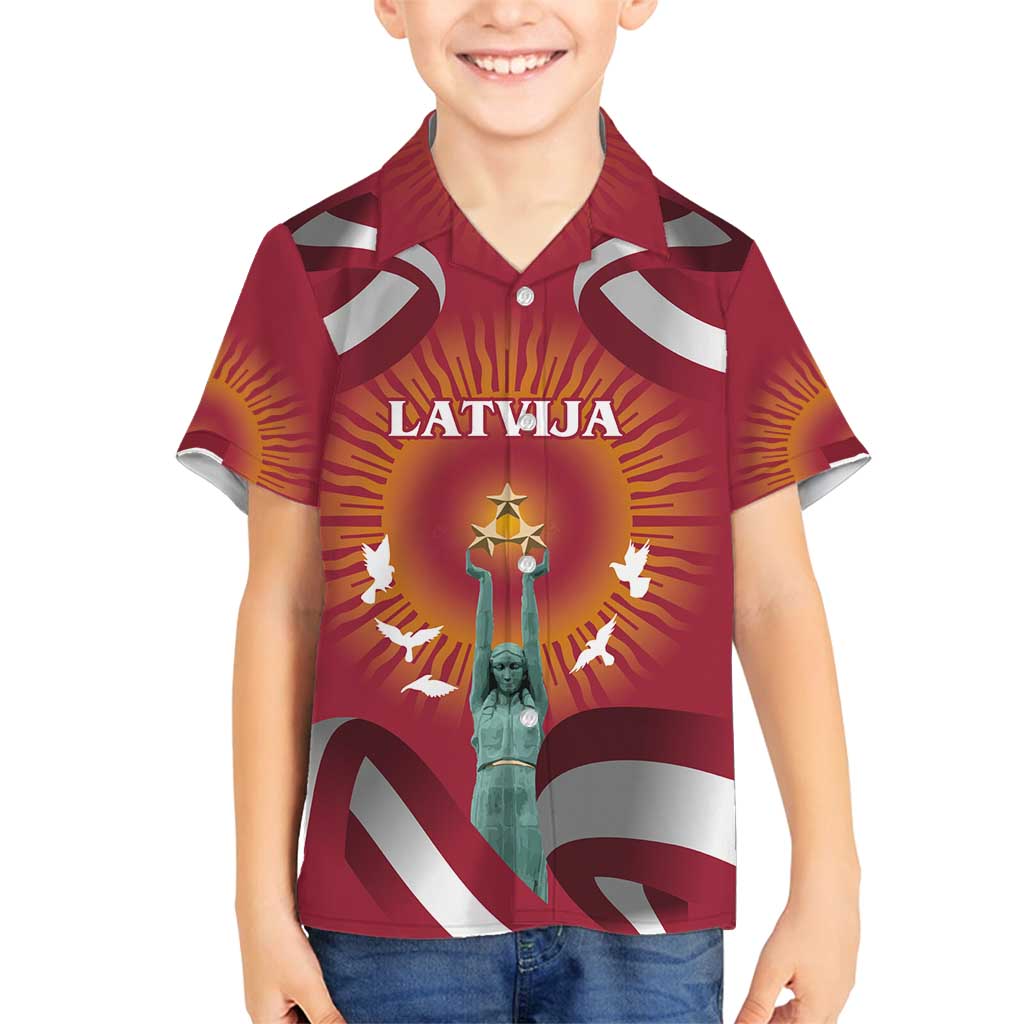 Latvia Family Matching Off Shoulder Maxi Dress and Hawaiian Shirt with Freedom Monument and Doves Graphic – 18 November 1918 Design