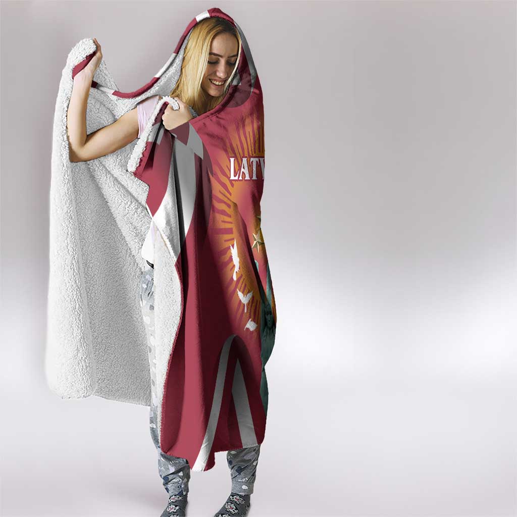 Latvia Hooded Blanket with Freedom Monument and Doves Graphic – 18 November 1918 Design