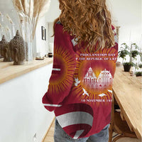 Latvia Women Casual Shirt with Freedom Monument and Doves Graphic – 18 November 1918 Design