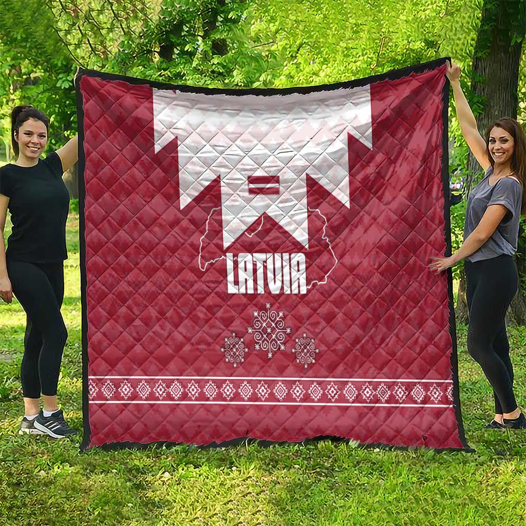 Latvia Quilt with National Coat of Arms and Knit Pattern – Three Stars One Heart Design