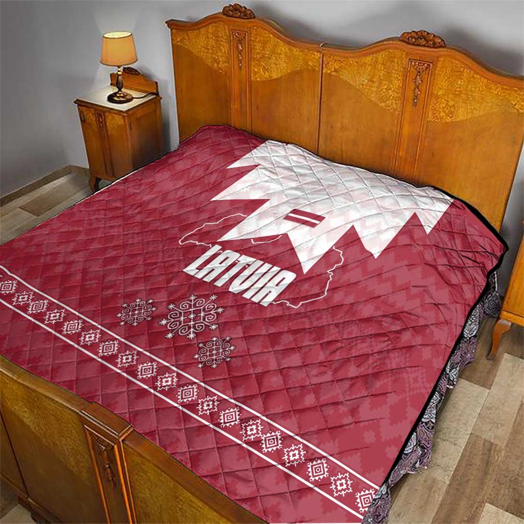 Latvia Quilt with National Coat of Arms and Knit Pattern – Three Stars One Heart Design