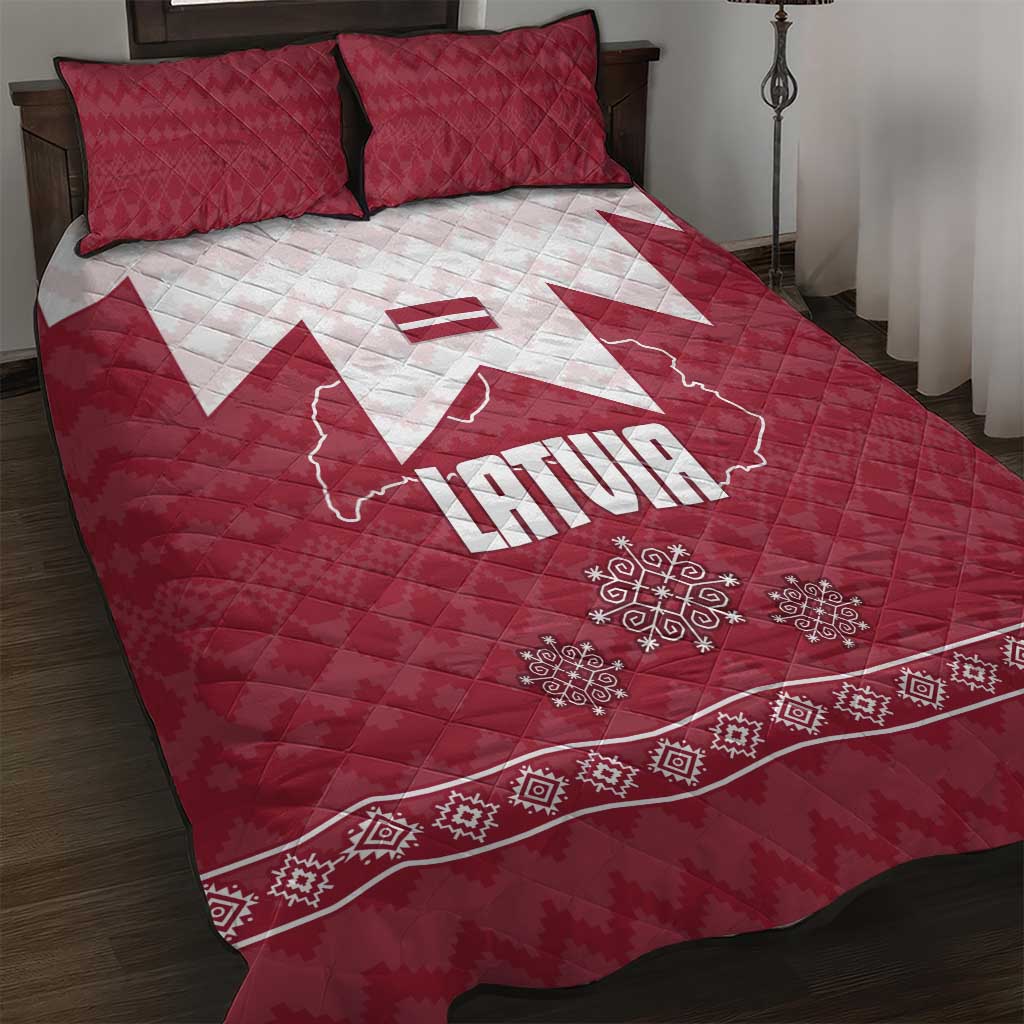 Latvia Quilt Bed Set with National Coat of Arms and Knit Pattern – Three Stars One Heart Design