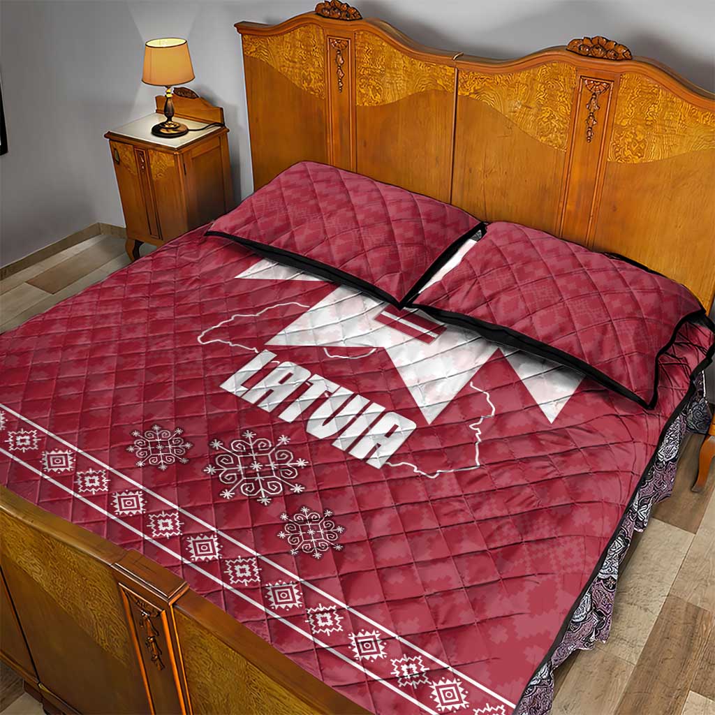 Latvia Quilt Bed Set with National Coat of Arms and Knit Pattern – Three Stars One Heart Design