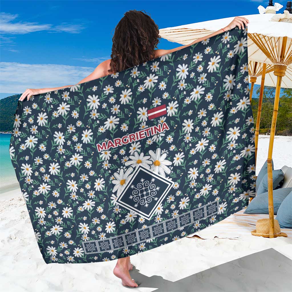 Latvia Sarong with Margrietina Daisy and Ethnic Pattern – Latvia in Bloom Floral Design