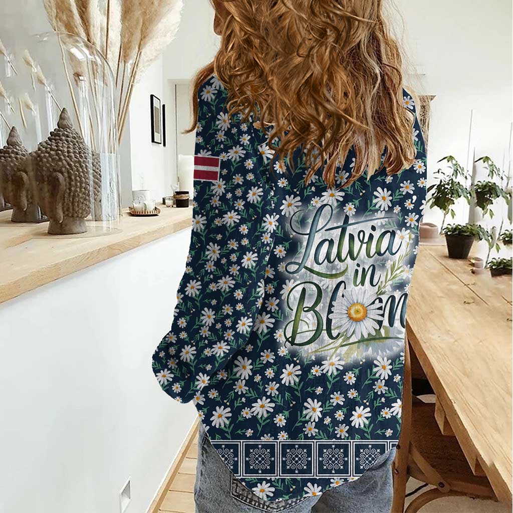 Latvia Women Casual Shirt with Margrietina Daisy and Ethnic Pattern – Latvia in Bloom Floral Design