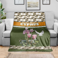 Cyprus Blanket with Cyclamen Flower Illustration Design and National Emblem - Wonder Print Shop