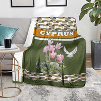 Cyprus Blanket with Cyclamen Flower Illustration Design and National Emblem - Wonder Print Shop
