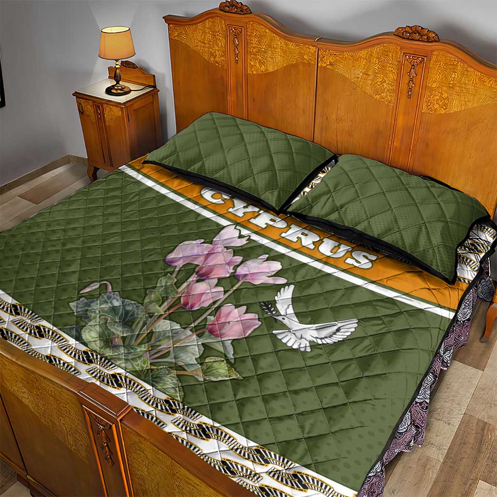 Cyprus Quilt Bed Set with Cyclamen Flower Illustration Design and National Emblem - Wonder Print Shop