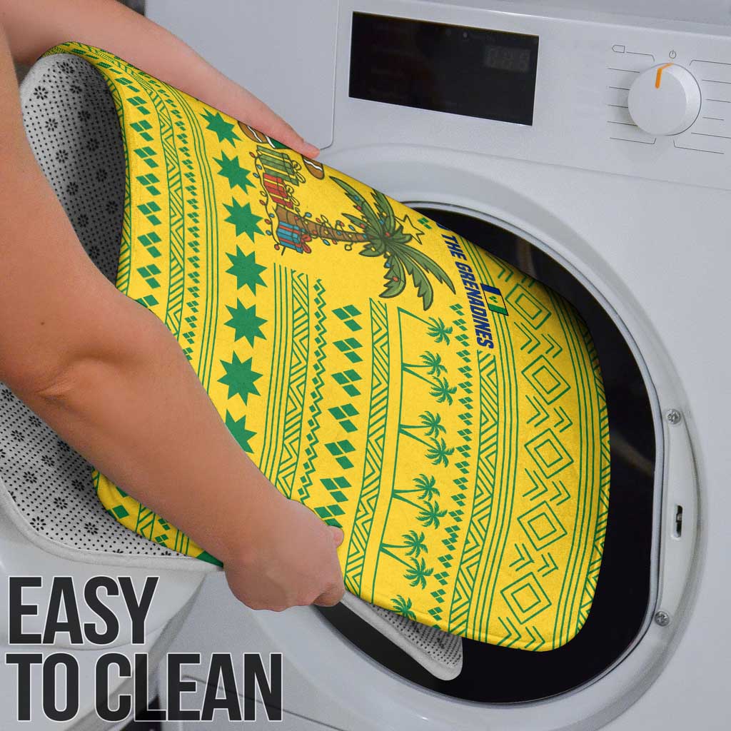 Saint Vincent and the Grenadines Christmas Bathroom Set with Gingerbread Boy Palm Tree and Traditional Pattern - Wonder Print Shop