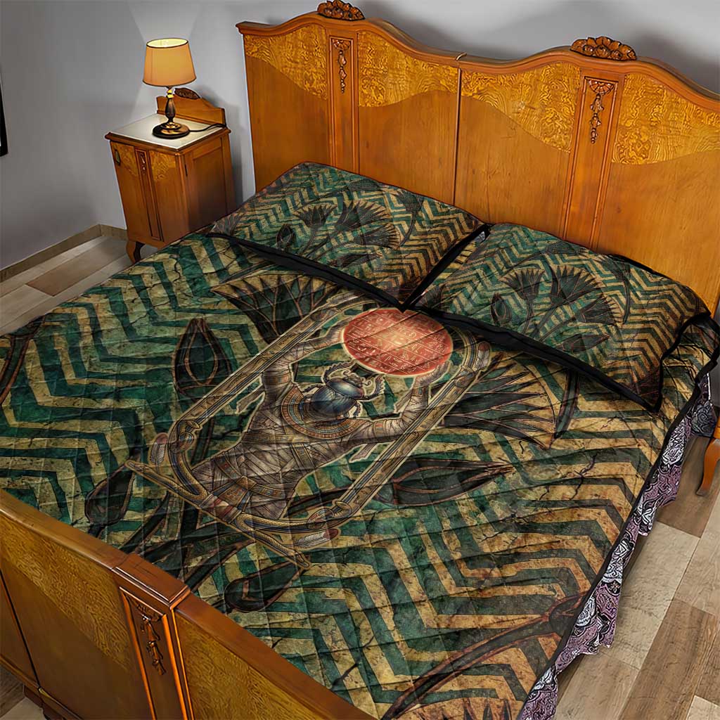 Khepri Quilt Bed Set Ancient Egyptian Chevron, Scarab Ankh and Winged Khepri Guardian Motif - Wonder Print Shop