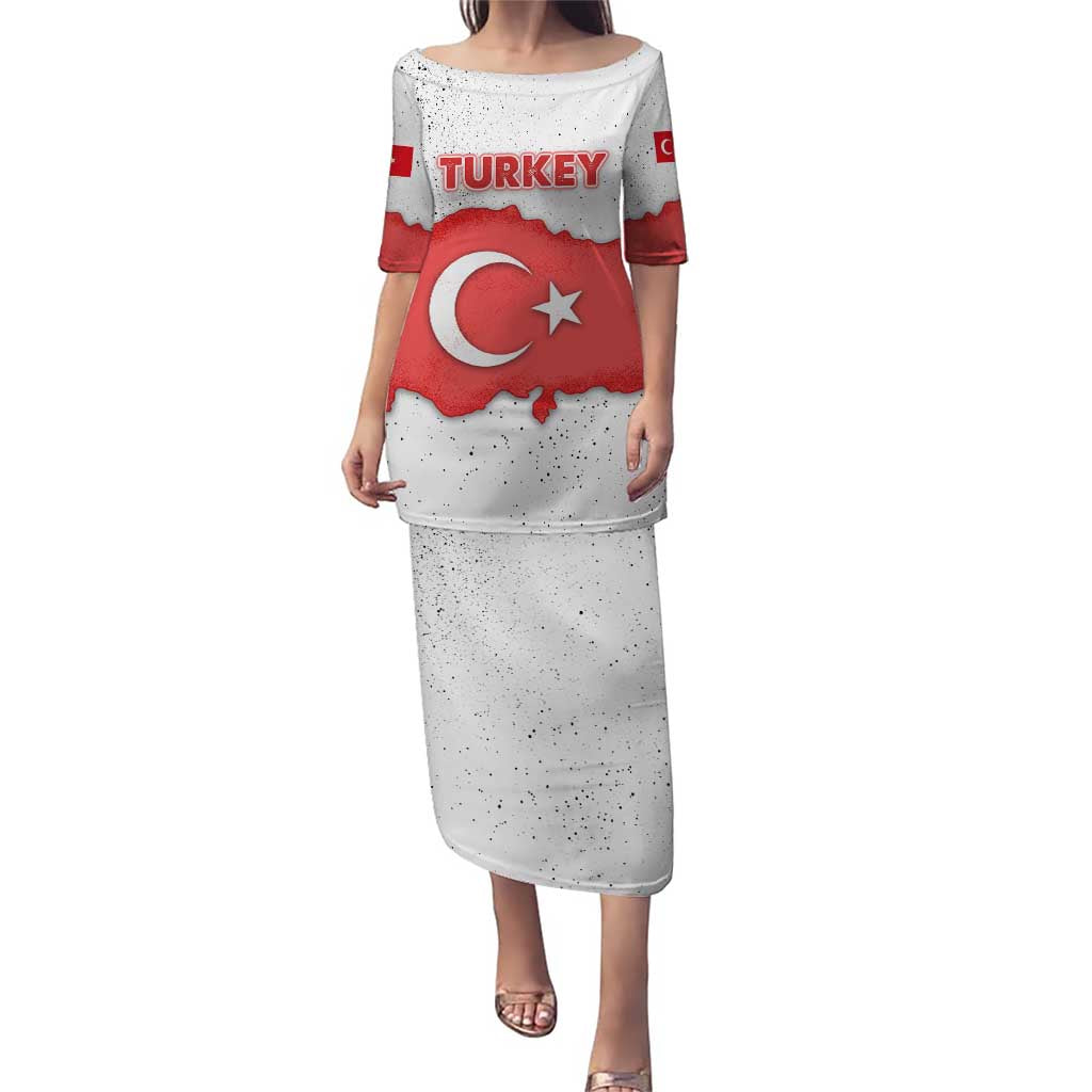 Turkey Flag Map Red and White Puletasi with National Symbol