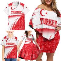 Turkey National Flag and Pattern Design Family Matching Off Shoulder Short Dress and Hawaiian Shirt with Red Brush Stroke Effect