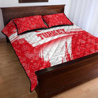 Turkey National Flag and Pattern Design Quilt Bed Set with Red Brush Stroke Effect