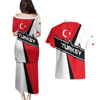Turkey Flag and Modern Graphic Design Couples Matching Puletasi and Hawaiian Shirt with Bold Red and Black Elements