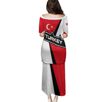 Turkey Flag and Modern Graphic Design Family Matching Puletasi and Hawaiian Shirt with Bold Red and Black Elements