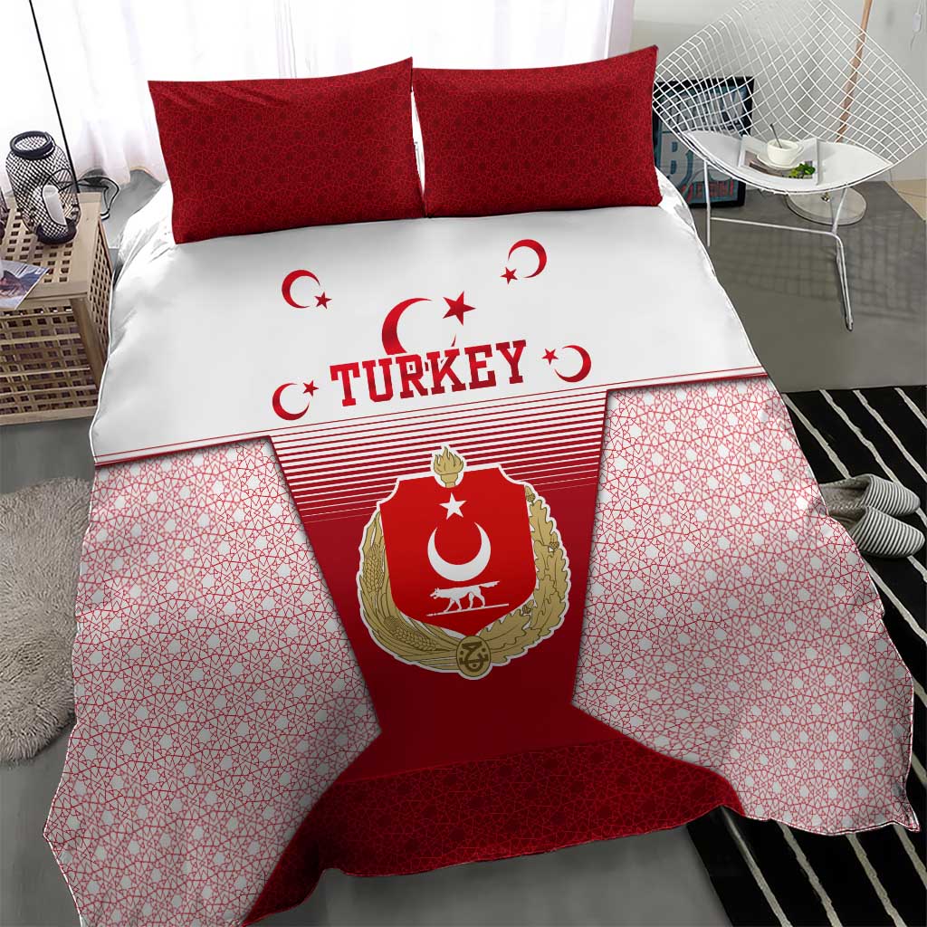 Turkey National Emblem and Cartoon Turkey Bird Bedding Set with Red and White Gradient Design