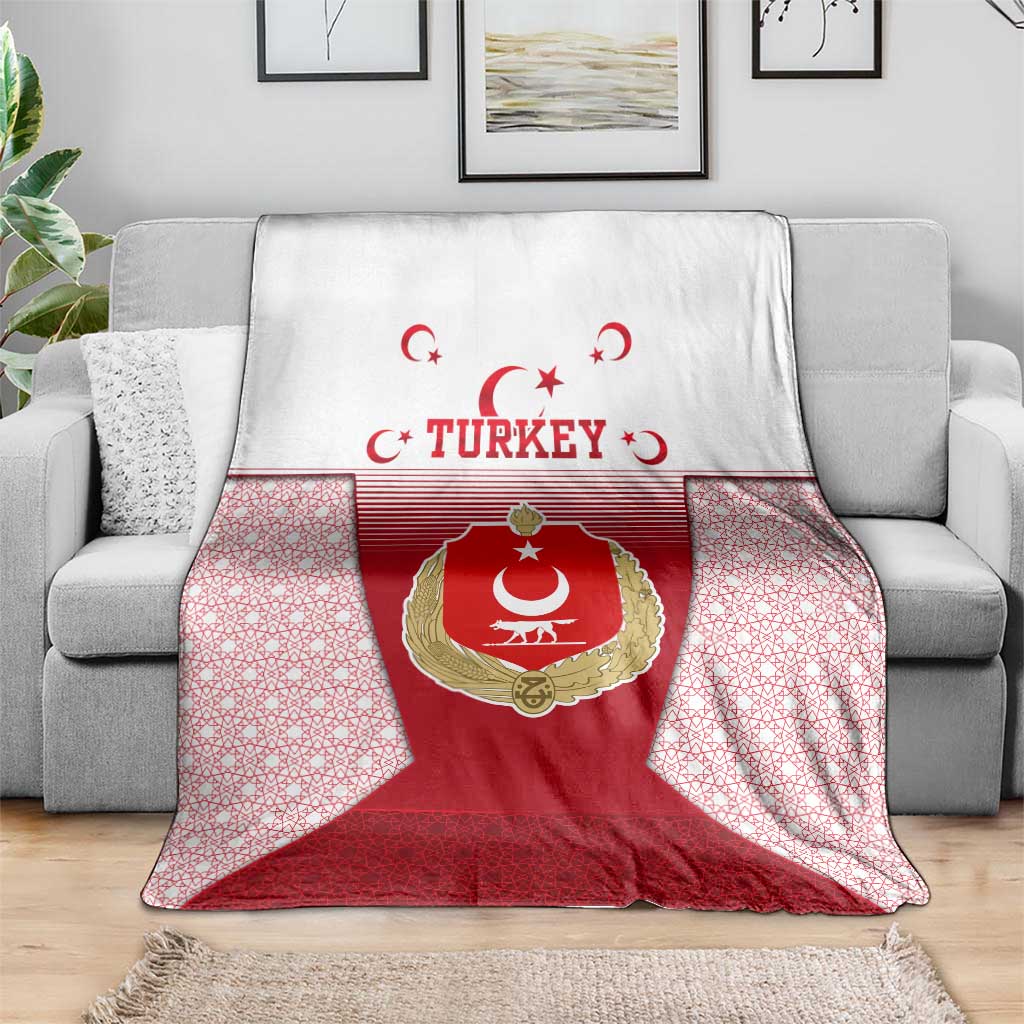 Turkey National Emblem and Cartoon Turkey Bird Blanket with Red and White Gradient Design