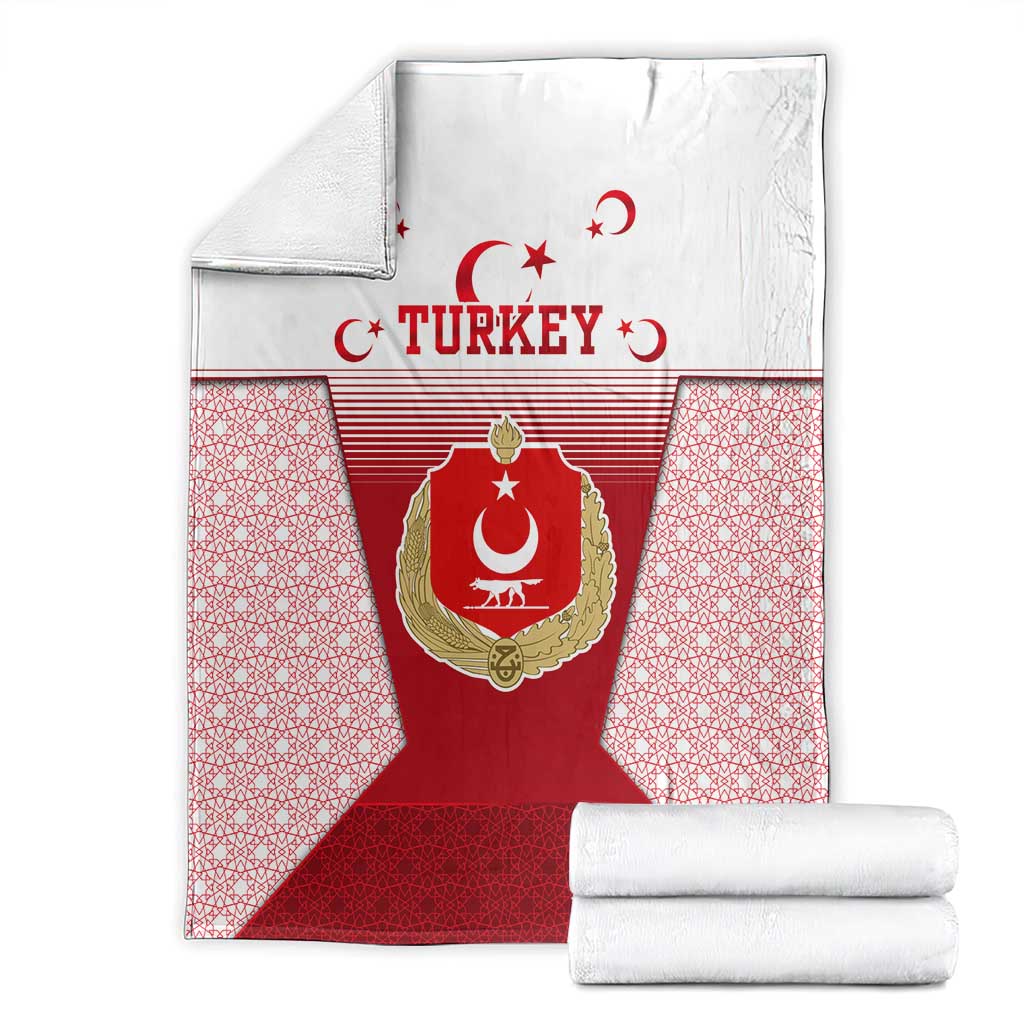 Turkey National Emblem and Cartoon Turkey Bird Blanket with Red and White Gradient Design