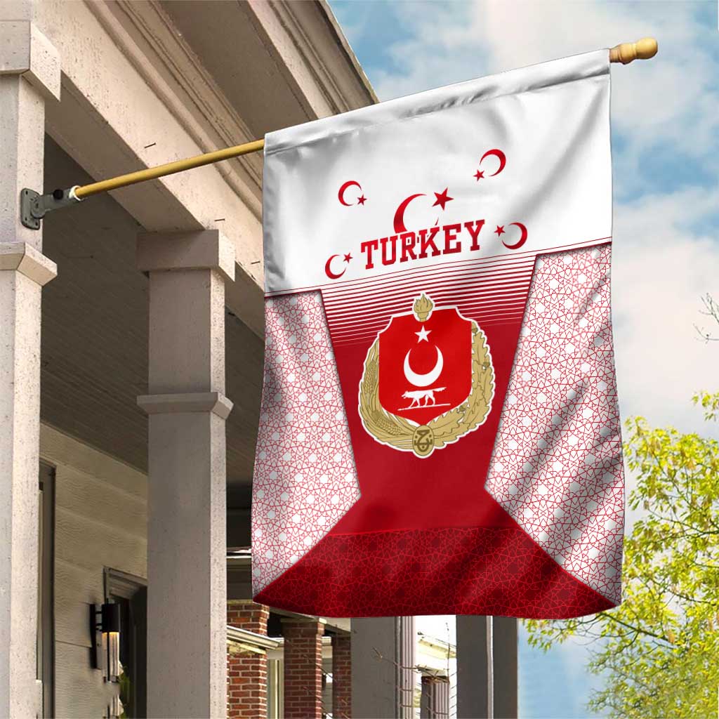 Turkey National Emblem and Cartoon Turkey Bird Garden Flag with Red and White Gradient Design