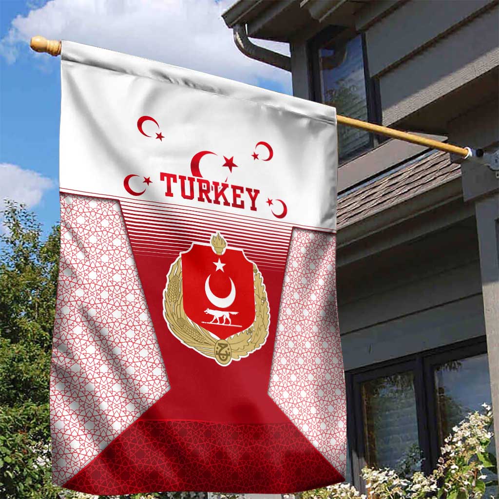 Turkey National Emblem and Cartoon Turkey Bird Garden Flag with Red and White Gradient Design