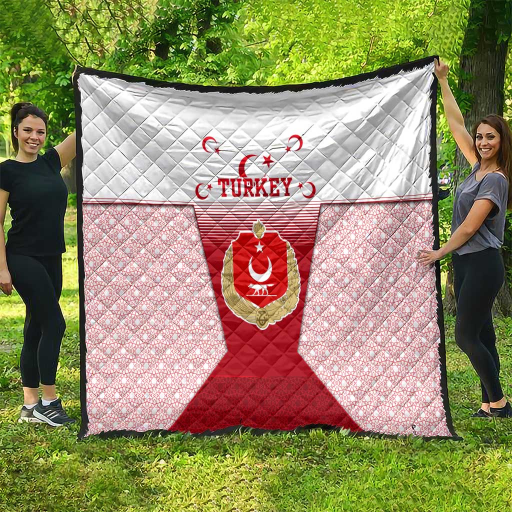 Turkey National Emblem and Cartoon Turkey Bird Quilt with Red and White Gradient Design