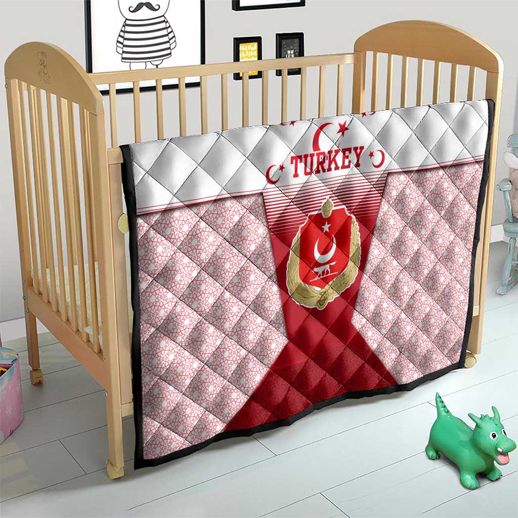 Turkey National Emblem and Cartoon Turkey Bird Quilt with Red and White Gradient Design